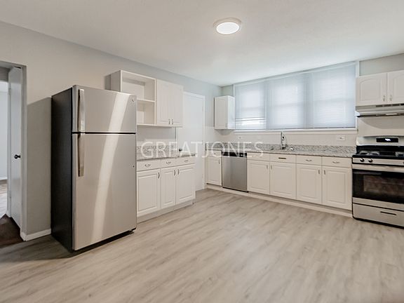 4th image of 3404 Coles Ave