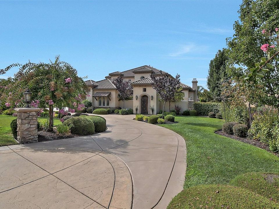 2nd image of 3240 Vista De Madera