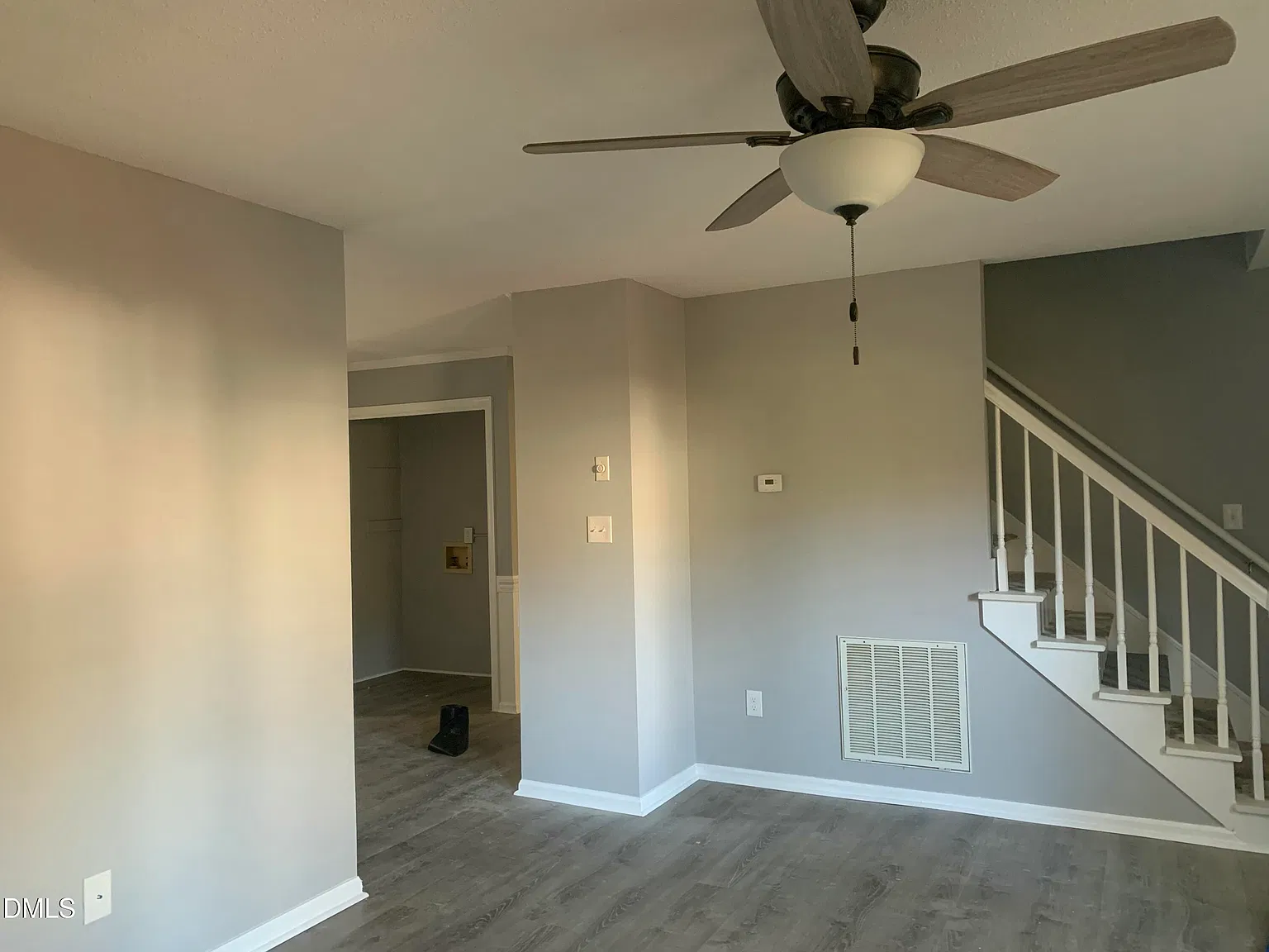 3 bed, 2.0 bath, 1152 sqft, $2,100 — Photo 4