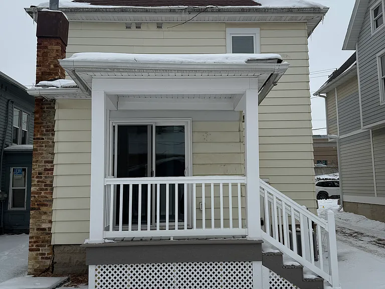 211 E Jefferson St — Photo 15