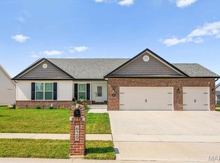 620 Monarch Dr, O'Fallon, IL 62269