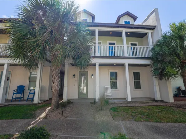 107 Frontenac Ln, Rockport, TX 78382