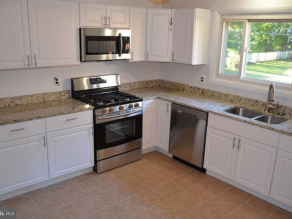 3rd image of 9210 Maple Rock Dr