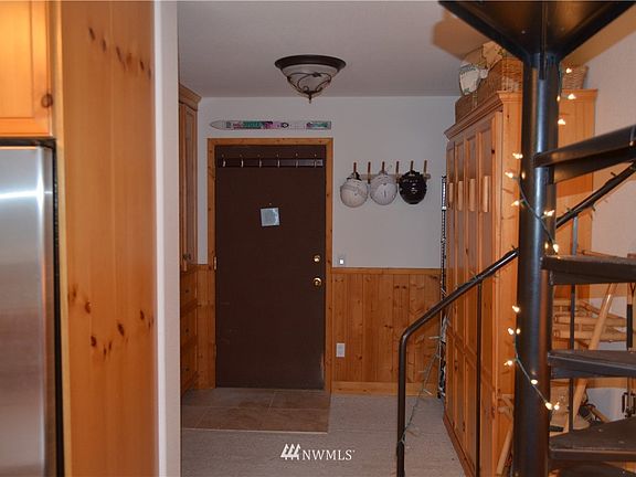 5th image of 223 E Hyak Drive #638
