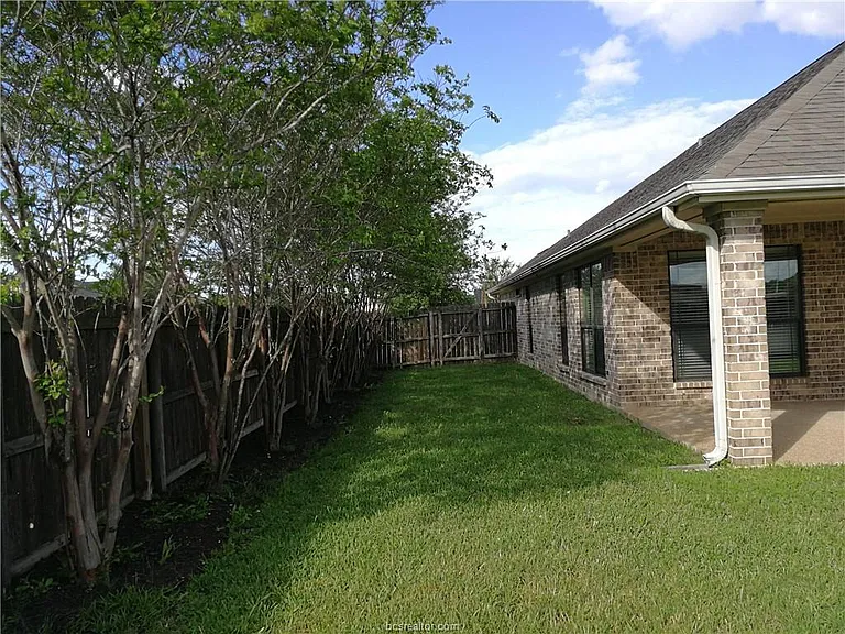 3800 Dove Hollow Ln — Photo 18