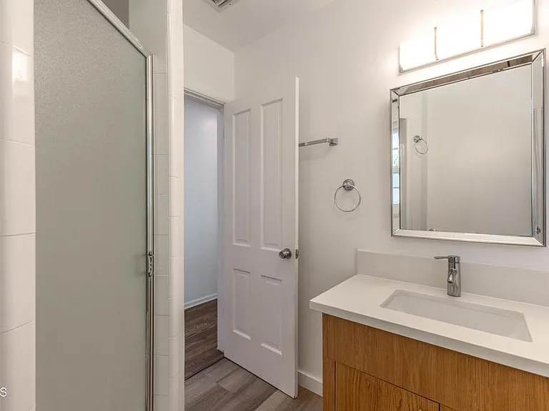 1290 Club House Dr — Photo 21