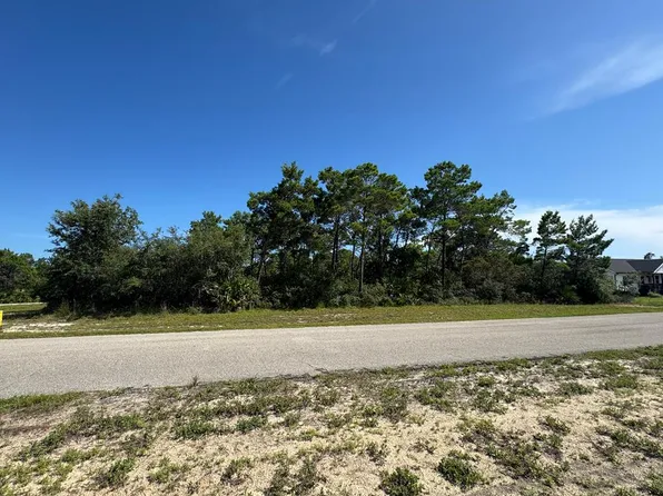 303 Hibiscus Ln, Eastpoint, FL 32328