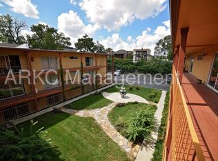 3934 Warwick Blvd, Kansas City, MO 64111