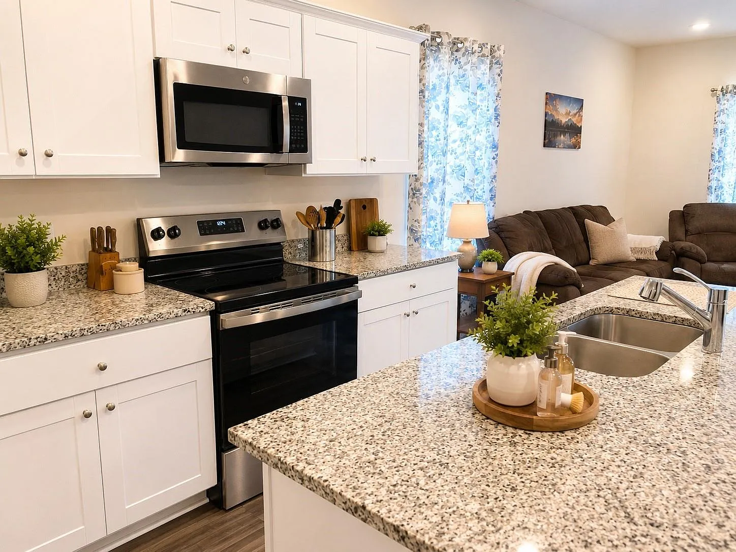 3 bed, 2.0 bath, 1662 sqft, $1,890 — Photo 3
