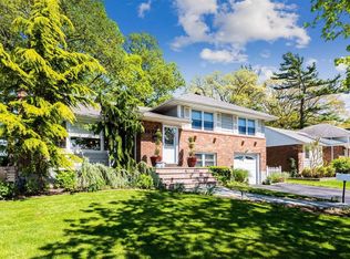 3876 Hollis Ln, Seaford, NY 11783