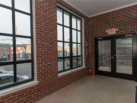 5th image of 2551 Trenton Ave #302