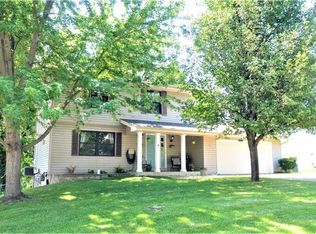 52 Spring Way Dr, Saint Peters, MO 63376