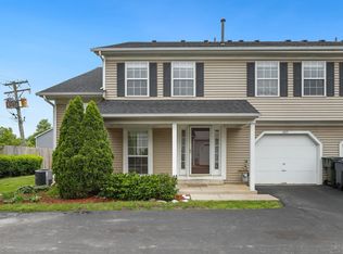 207 Acorn Dr, Streamwood, IL