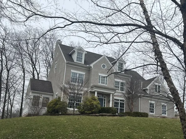 6470 Lake Trail Dr, Westerville, OH 43082