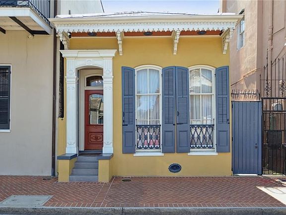 3rd image of 916 Orleans Ave