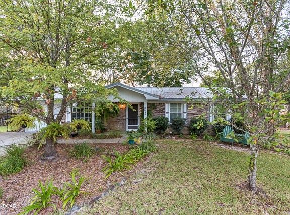 2nd image of 8610 Wood Cir