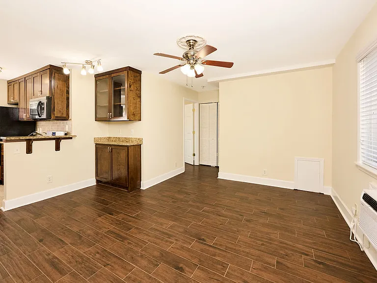 32 Peachtree Ave NE — Photo 1