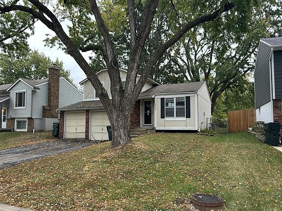 3rd image of 12533 S Locust St