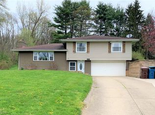 227 Yager Rd, New Franklin, OH 44216