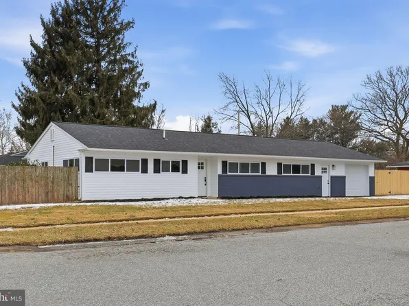 26 Kensington Ln, Newark, DE 19713