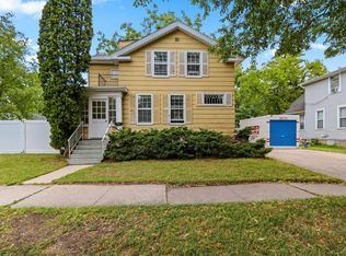1011 Stuart St, Green Bay, WI 54301