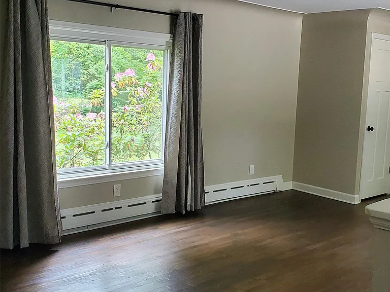 249 W Buell Rd E — Photo 30