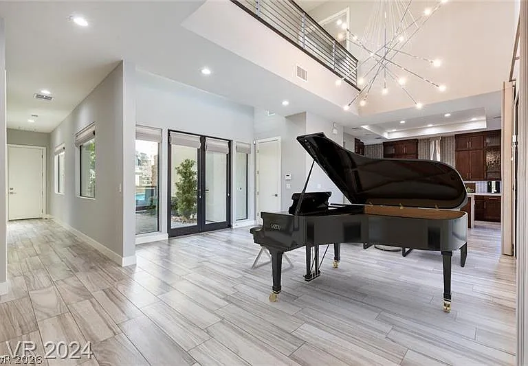 82 Grey Feather Dr — Photo 9
