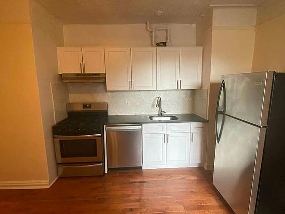 2nd image of 2721 Morris Ave APT E