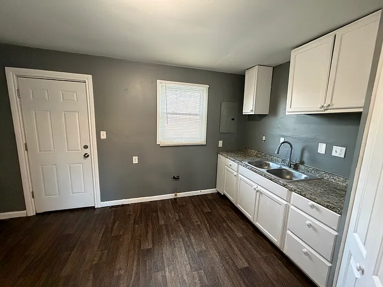 26089 Lehigh St — Photo 12