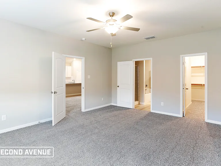 2105 Meadow Dr — Photo 9