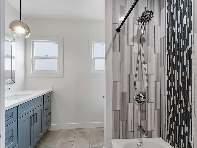 2122 S Highland Ave — Photo 16