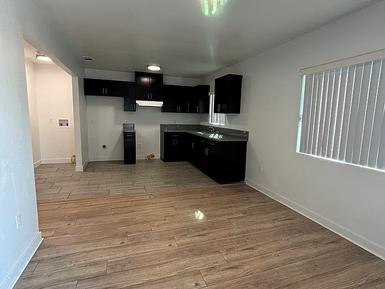 329 1/2 E Gage Ave — Photo 2