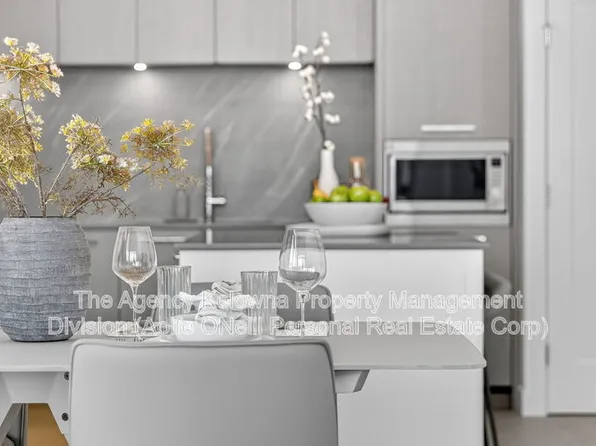 3389 Lakeshore Rd #605, Kelowna, BC V1W 4H6