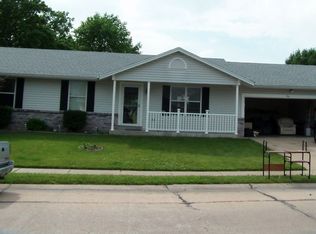 69 Royal Oaks Dr, O'Fallon, MO 63366