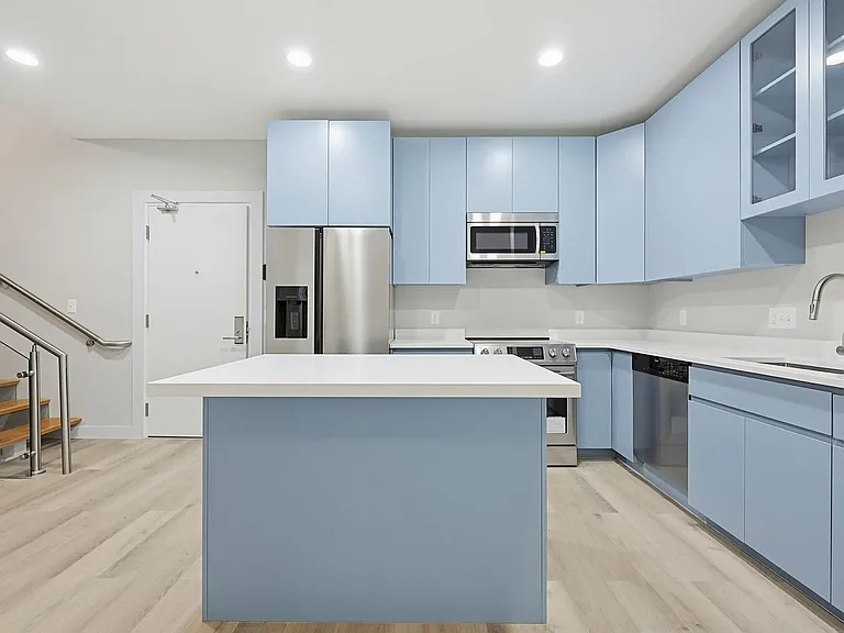 Taj Estates of Franklin II — Photo 181
