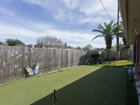 4th image of 3927 E Peach Hollow Cir