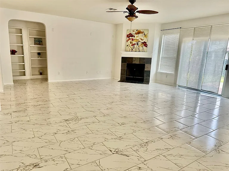 521 Paladen Pl — Photo 3