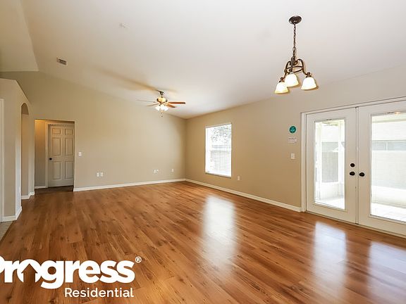 3rd image of 2609 Sundance Cir