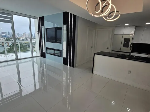 1861 NW North River Dr #11, Miami, FL 33125