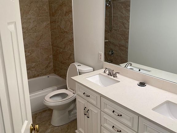 4th image of 115711 Wellshire Village Ct