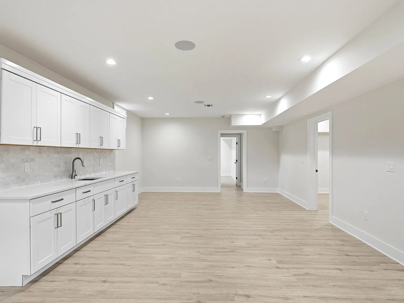 6 bed, 5.5 bath, $14,500 — Photo 3