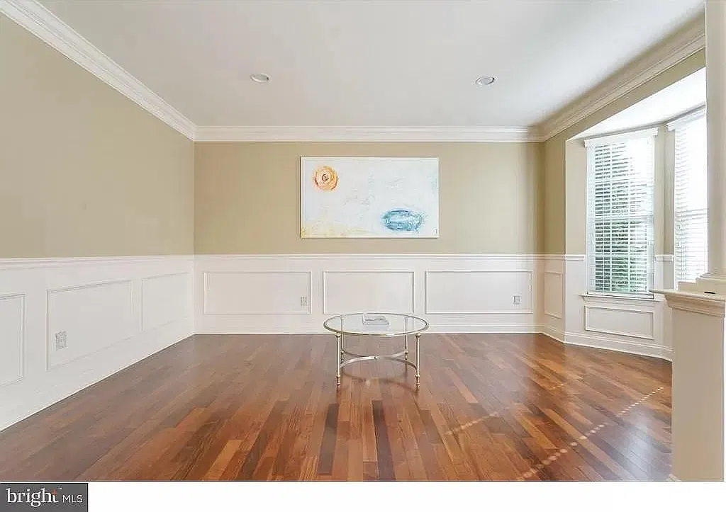 3 bed, 2.5 bath, 2194 sqft, $3,800 — Photo 3