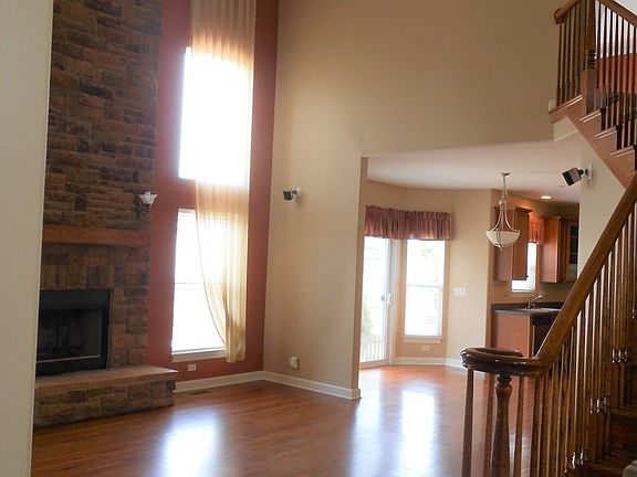 3rd image of 12815 S Wexford Dr