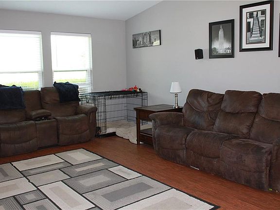 4th image of 1513 Eagle Dr