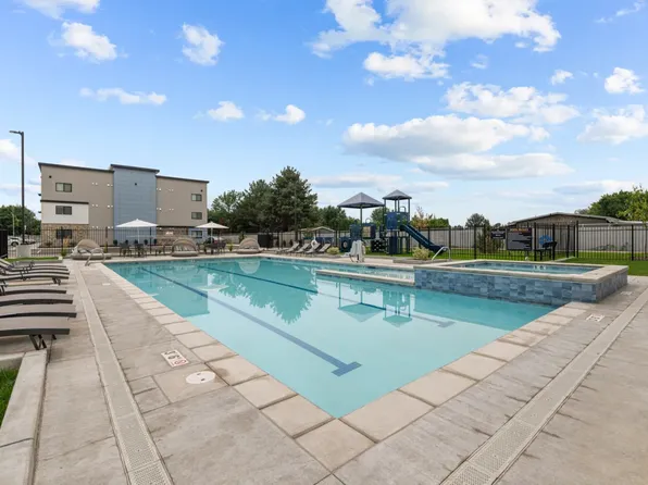 District 208 Apartments