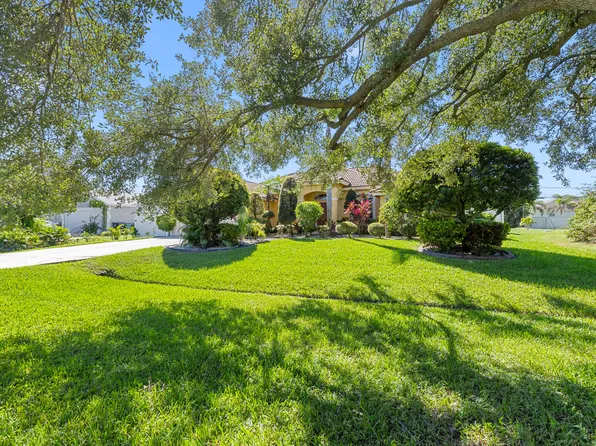 233 SW Tulip Boulevard, Port St Lucie, FL 34953