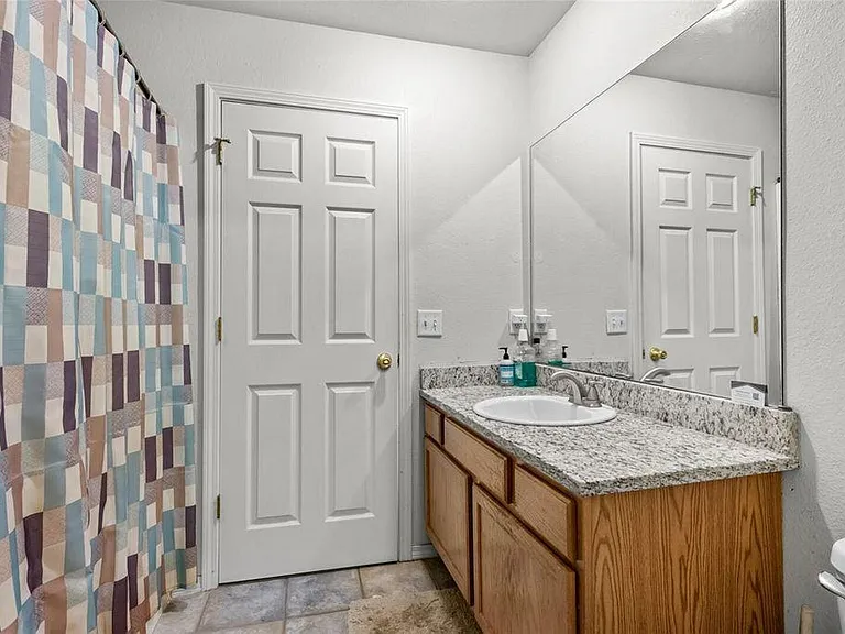 907 W Peachtree Dr — Photo 14