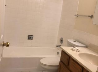 57 Washington Blvd APT 105, Mundelein, IL 60060
