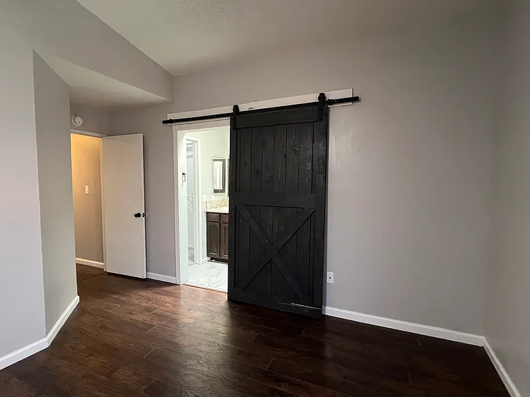 3901 Starwood Ln — Photo 7