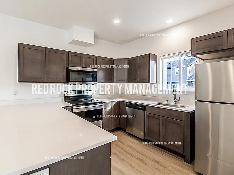 1118 N Davis Ln — Photo 4